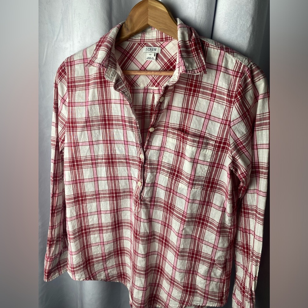J CREW light top.